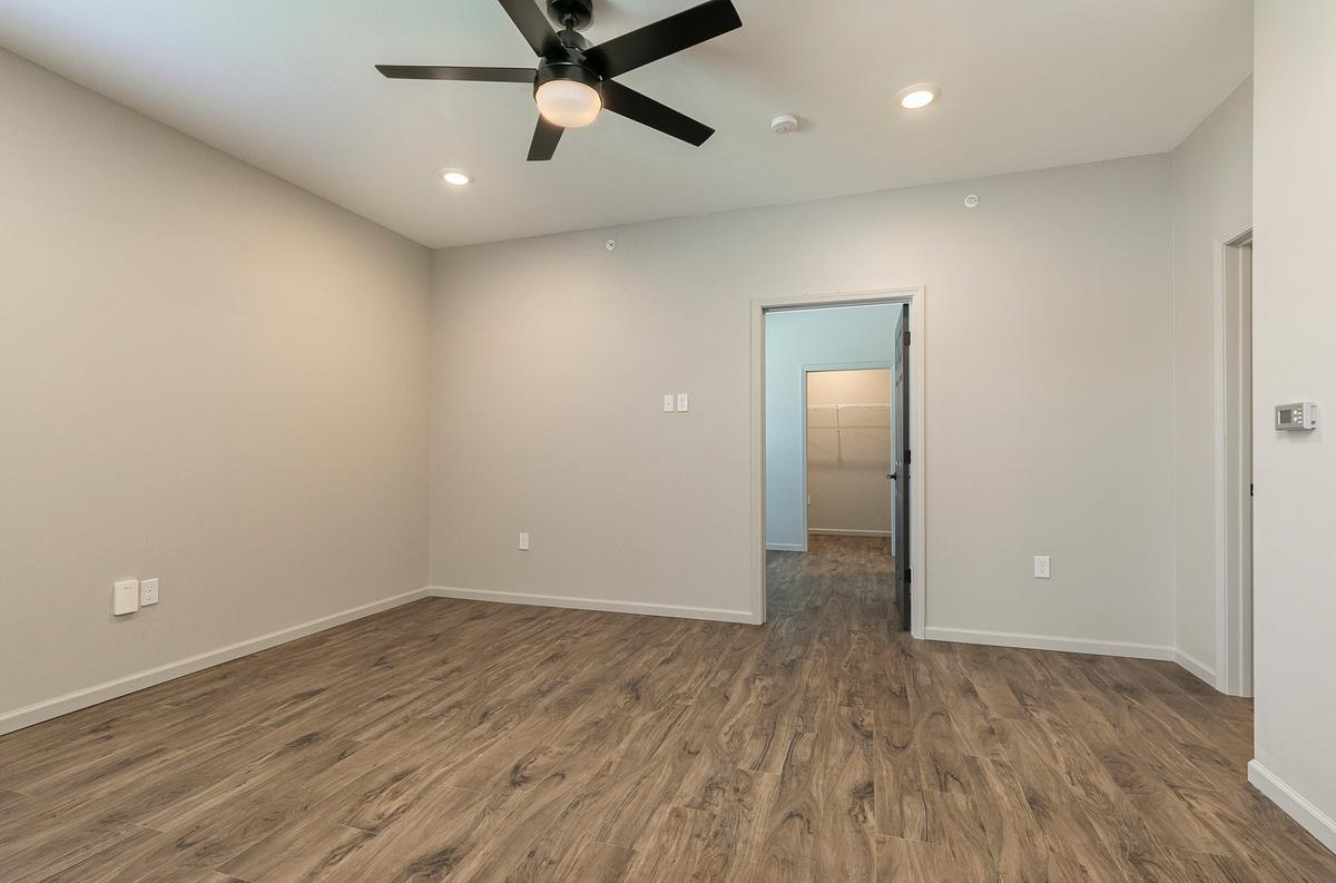 1 Bedroom Premium: Living
