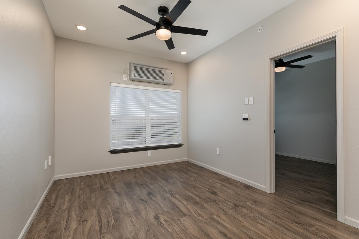 1 Bedroom Suite: Living
